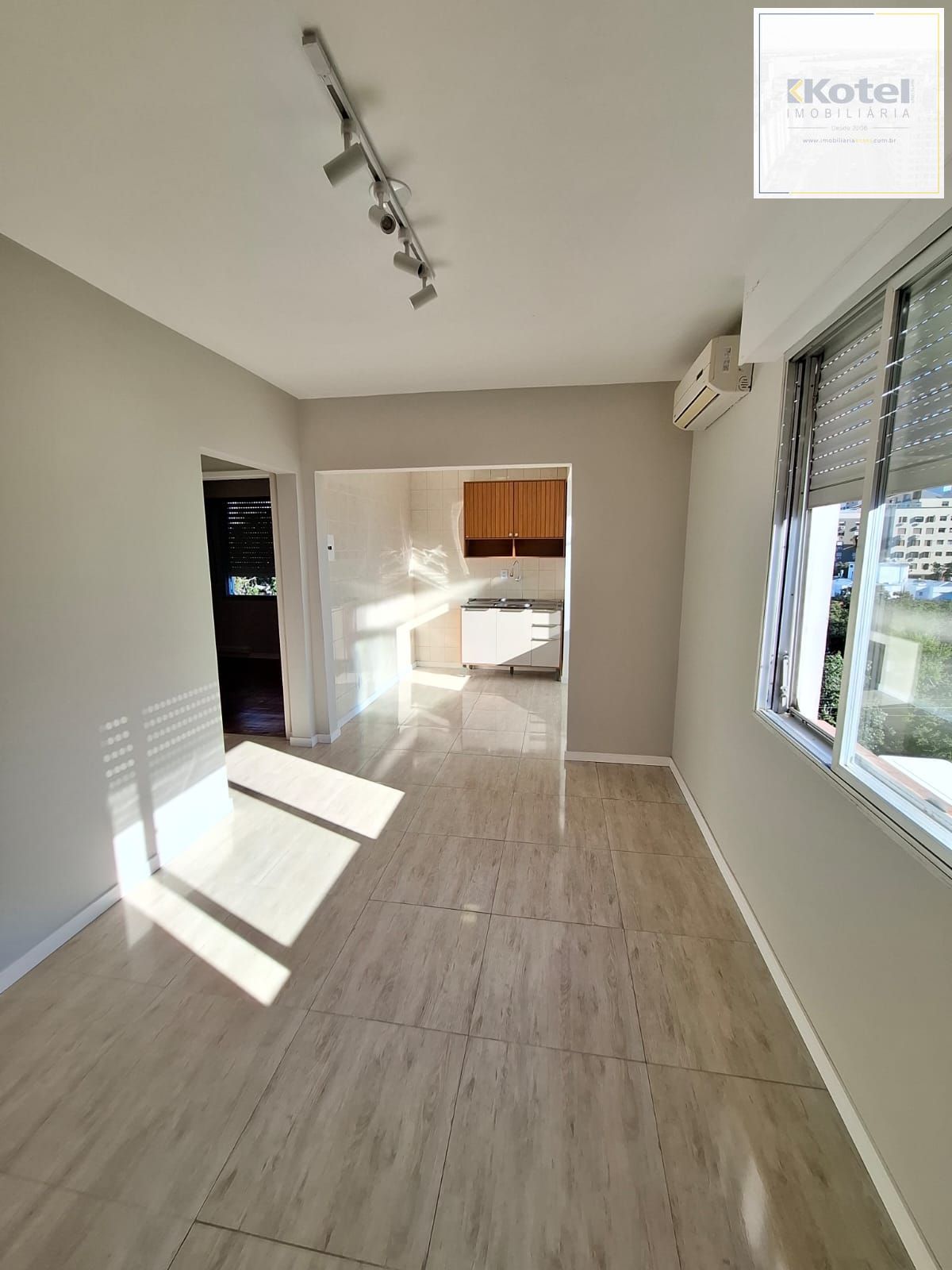Apartamento com 2 quartos, 47m², reformado, bairro Petrópolis — foto 3