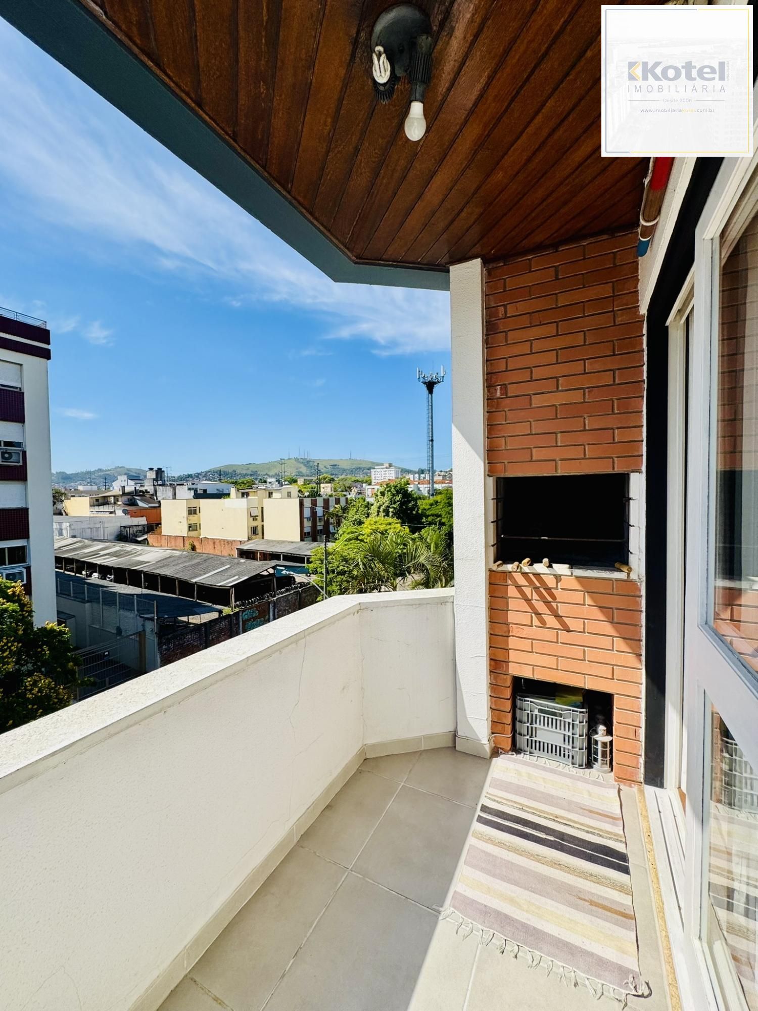 Apartamento 1 Dormitório Reformado com Sacada e Churrasqueira no Jardim Botânico