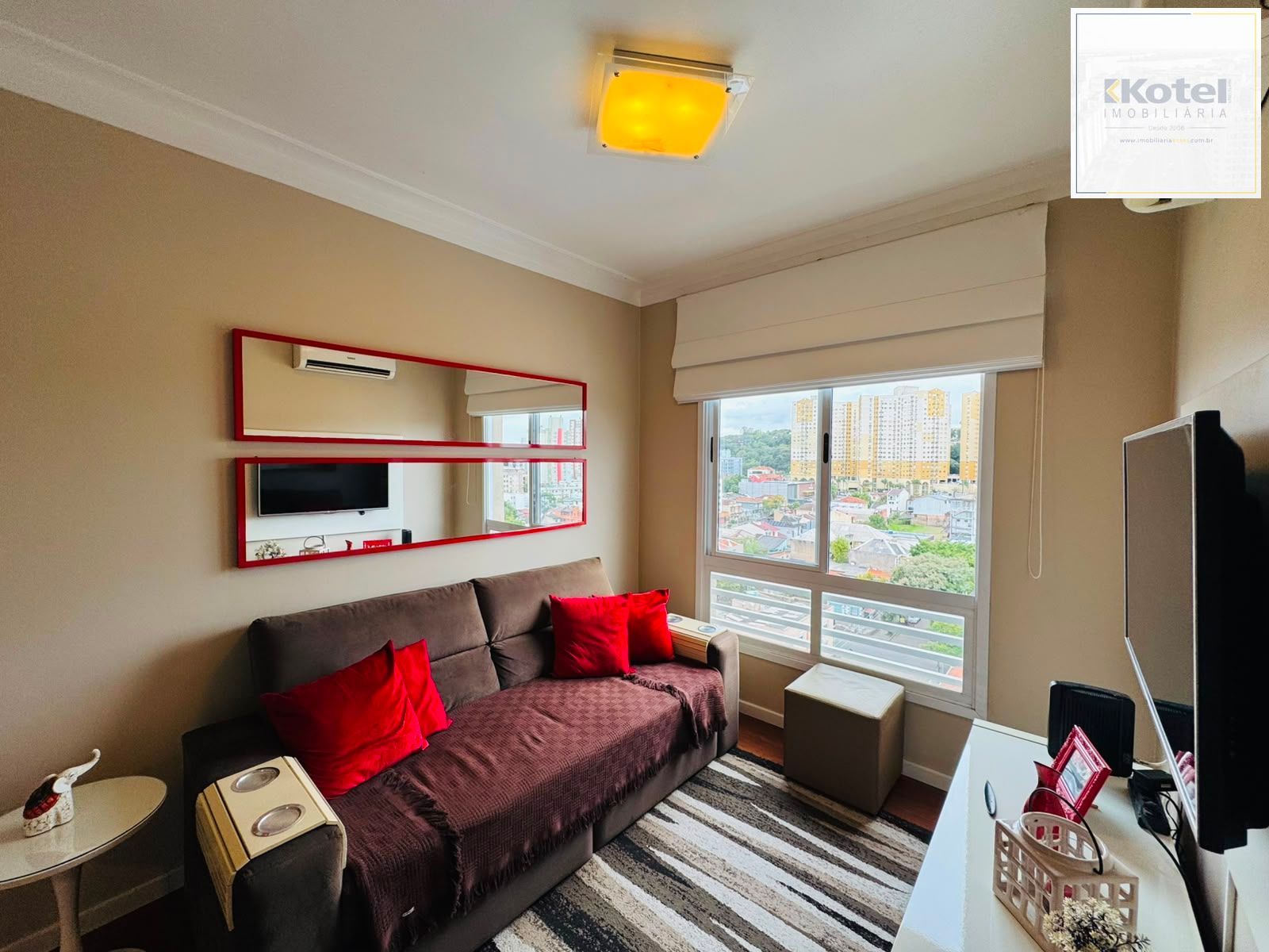 Apartamento Semimobiliado à Venda no Bairro Partenon – 2 Dormitórios, 1 Suíte, Elevador e Vaga de Garagem