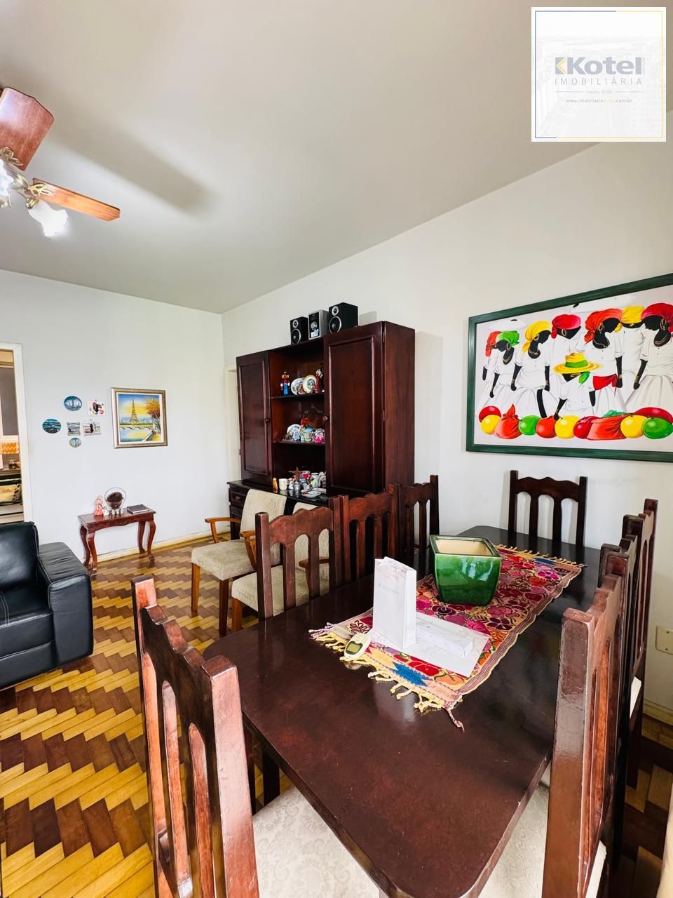 Apartamento Semimobiliado com 3 Dormitórios, 1 Suíte e Elevador — foto 3