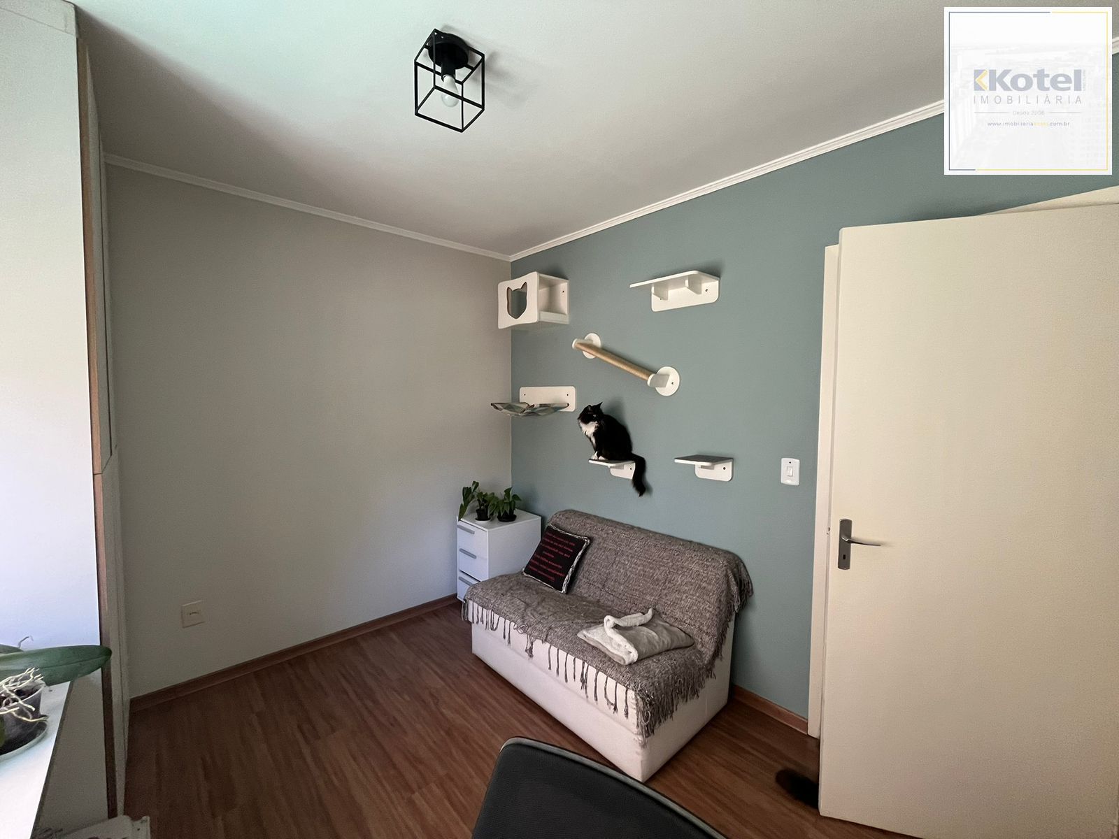 🏡 Apartamento semimobiliado reformado próximo à Redenção – Ed. Diadema