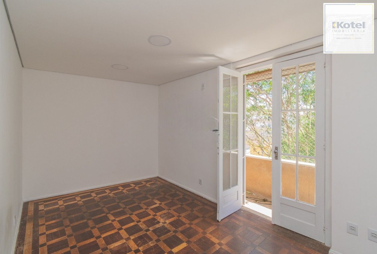 Apartamento Amplo de Esquina com 93m² no Bairro Petrópolis — foto 3