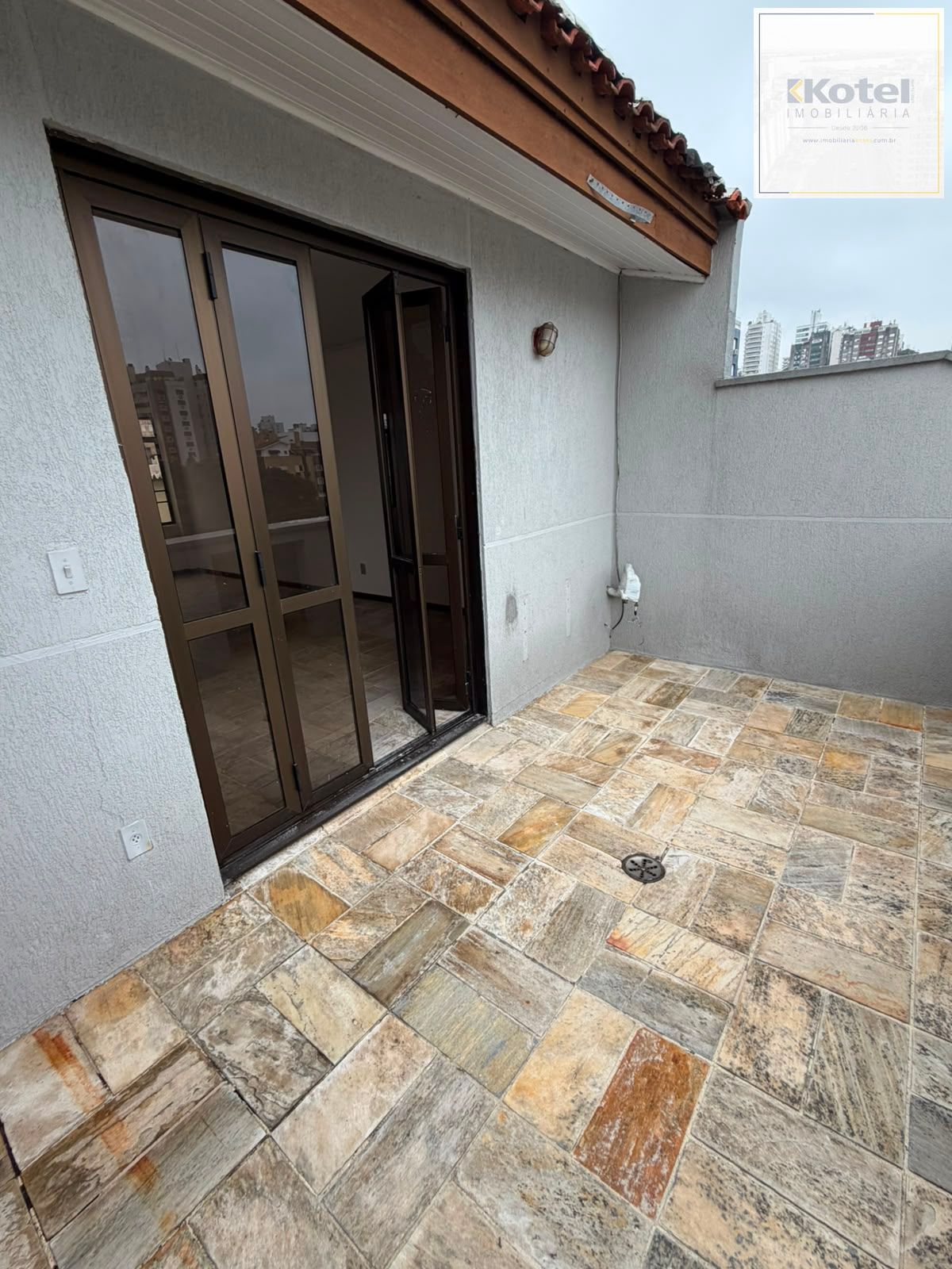 Sala Comercial de Cobertura à Venda – 91 m² Privativos na Av. Cel. Lucas de Oliveira