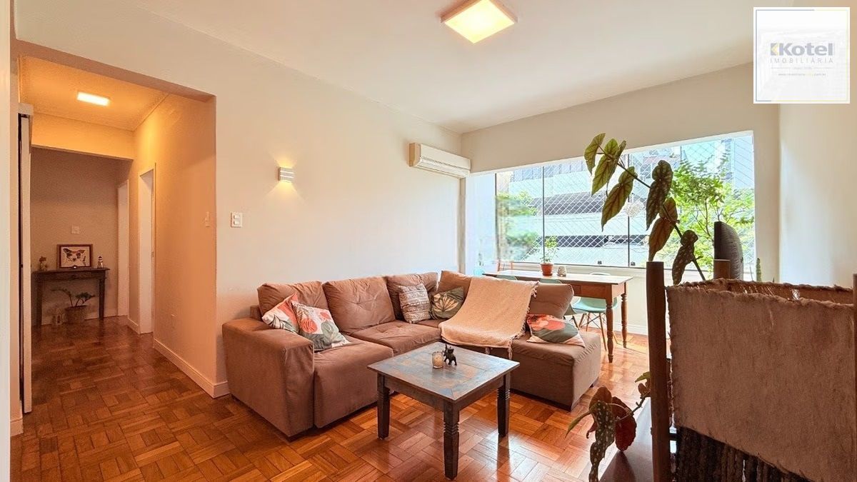 Apartamento Reformado com 3 Quartos e Sacada no Coração do Bom Fim, Próximo à Redenção