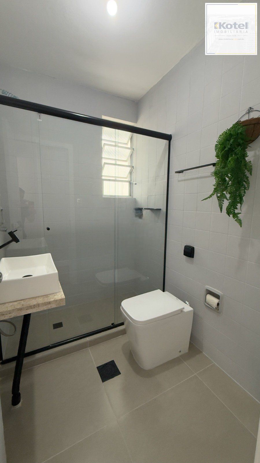 Apartamento Reformado de 1 Dormitório na Cidade Baixa com 47m² e Baixo Custo Condominial