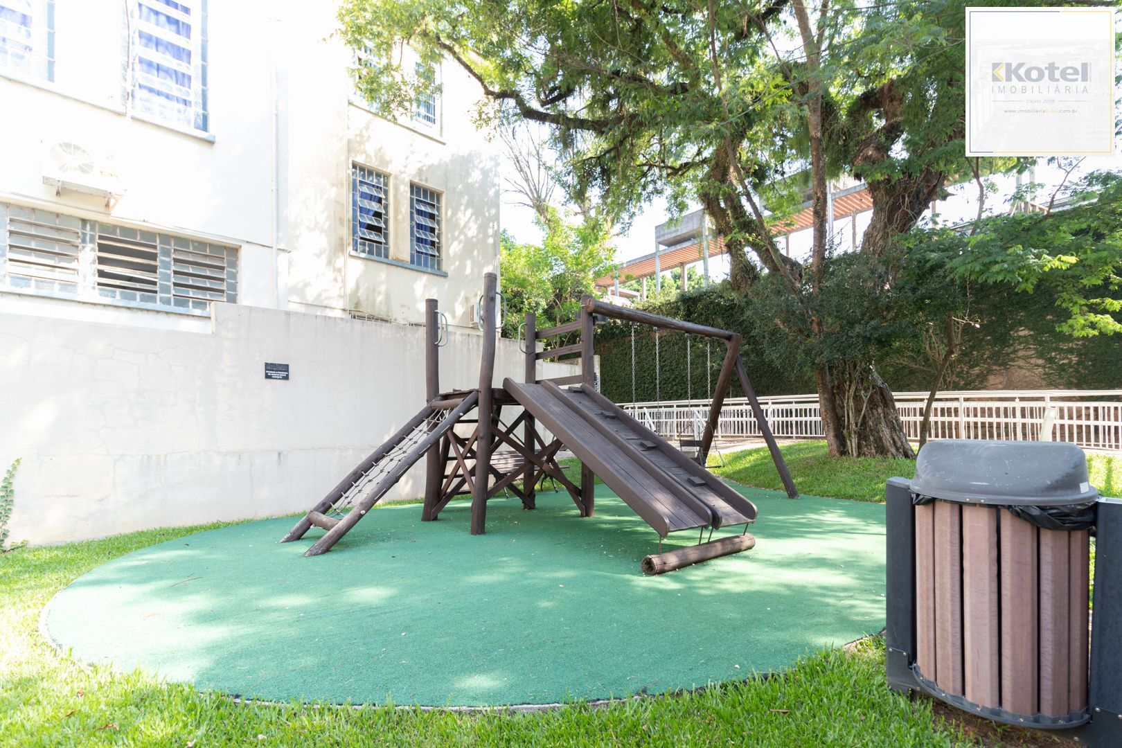 3 dormitórios com suite e vaga coberta!