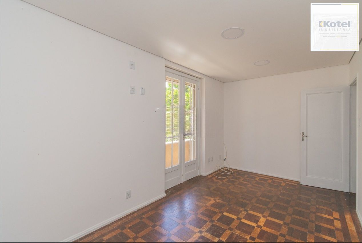 Apartamento Amplo de Esquina com 93m² no Bairro Petrópolis — foto 5