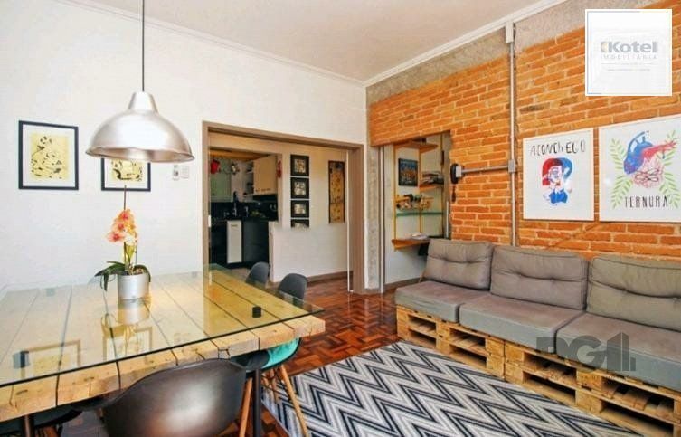 Apartamento Reformado com 3 Dormitórios e 3 Vagas no Petrópolis — foto 2