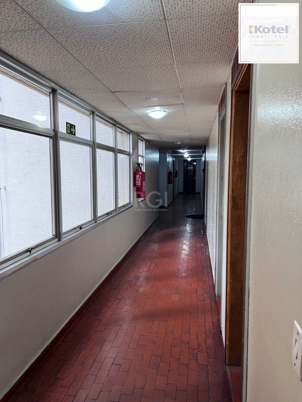 Conjunto/Sala para Venda - 24m², 0 dormitórios, Centro Histórico, Porto Alegre — foto 2