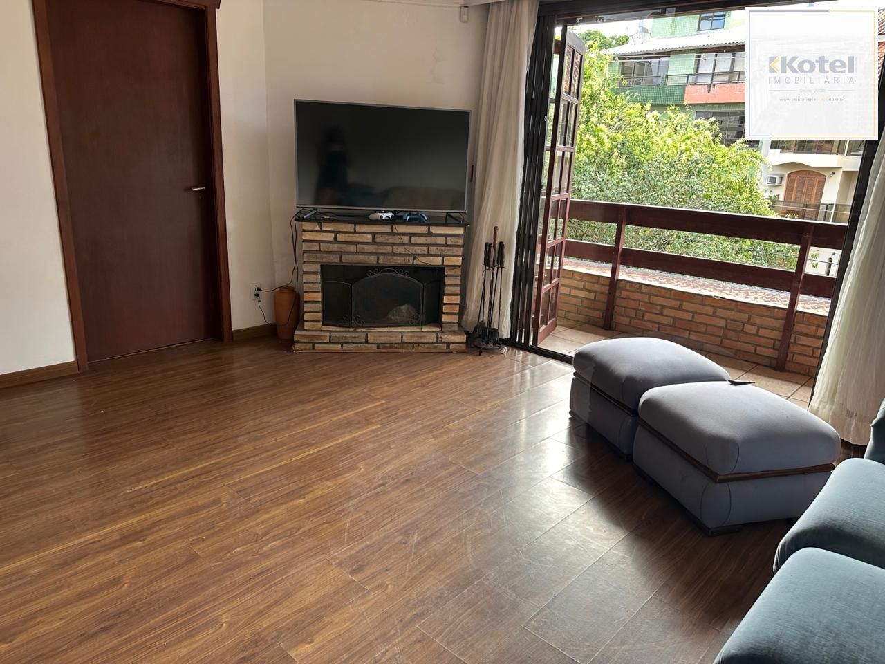 Casa com 03 quartos e 02 vagas de garagem — foto 3