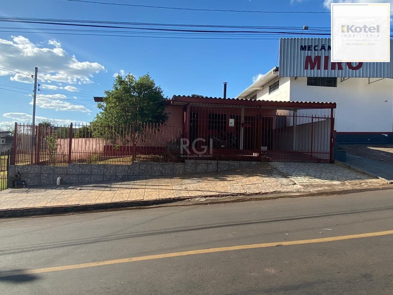 Casa com 3 quartos, 1 suíte, vaga, varanda, no bairro Hilda, Cruz Alta/RS — foto 2