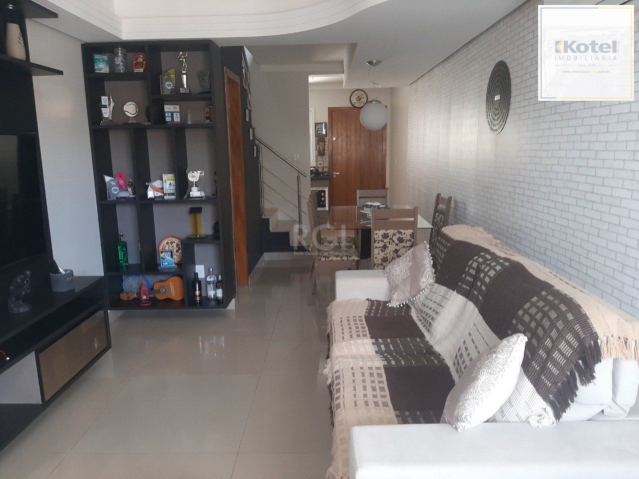 Casa com 2 quartos, 2 suítes, varanda, vaga, no bairro Aberta dos Morros, Poa/RS — foto 3