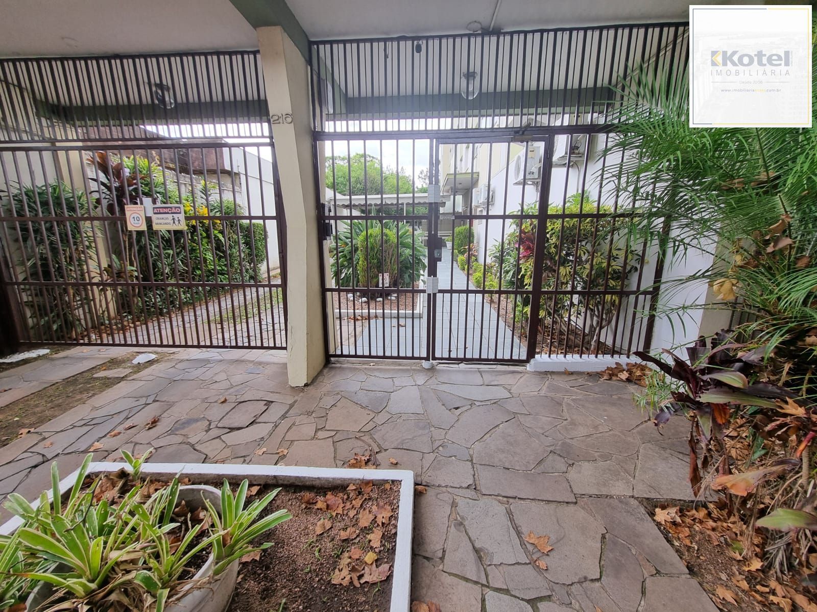 APARTAMENTO 2 DORMITÓRIOS – ÓTIMO ESTADO | LOCALIZAÇÃO PRIVILEGIADA — foto 2
