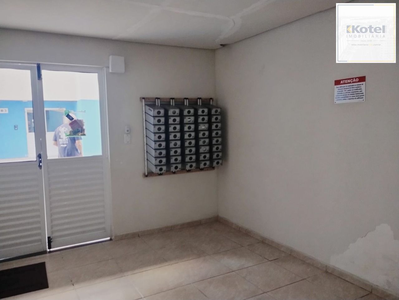 Apartamento de 2 dormitórios com vaga e portaria 24 horas ! — foto 4