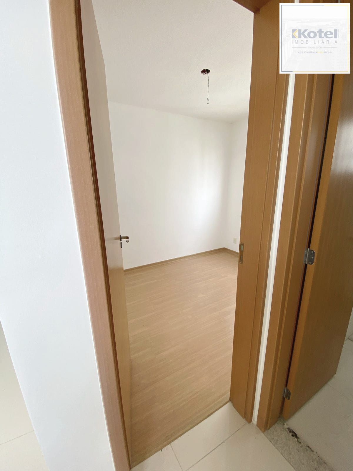 Apartamento com 02 quartos e 01 vaga escriturada no Bairro Jardim Leopoldina