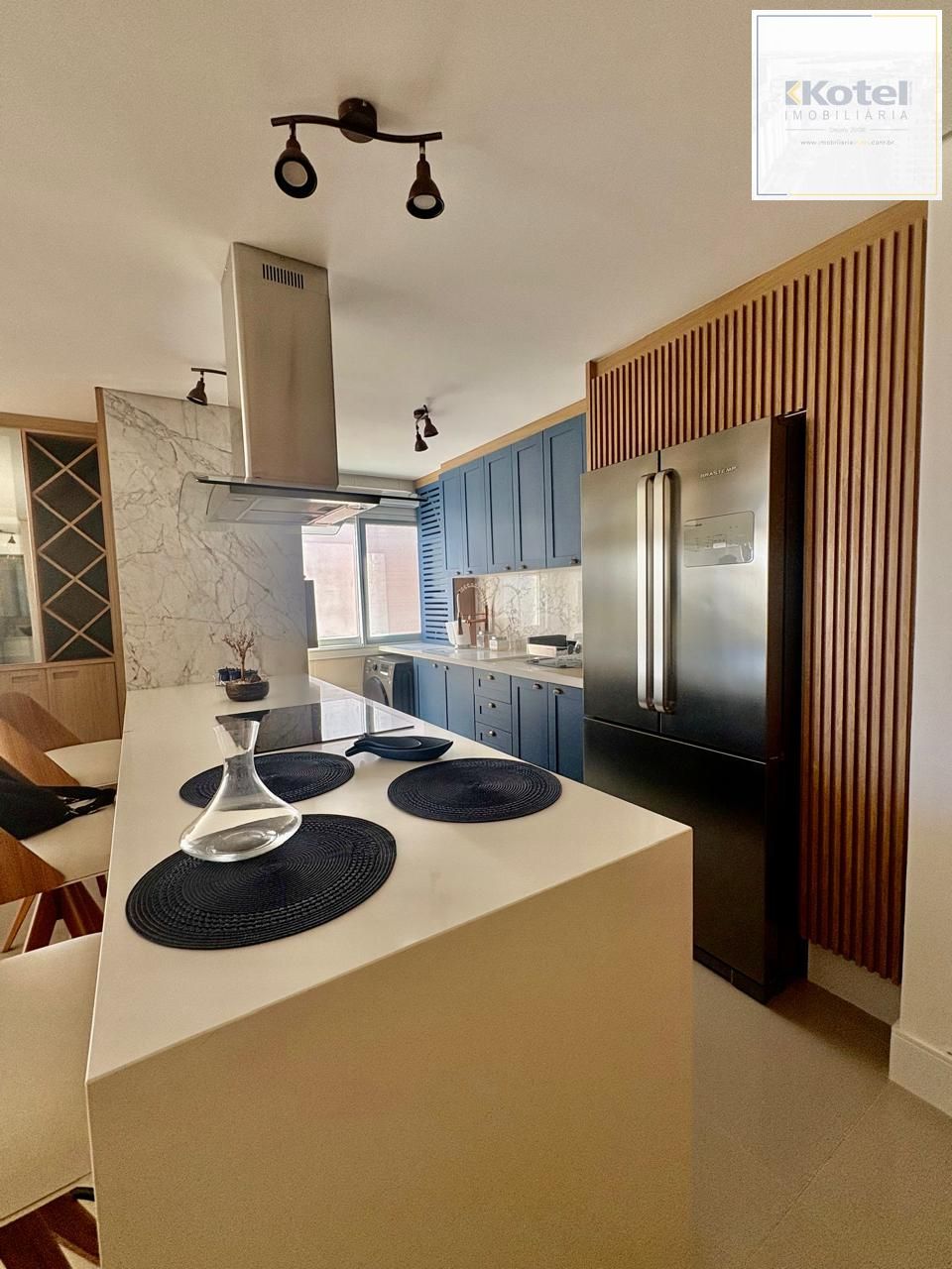 Apartamento à venda no Bairro Tristeza – Mobiliado. Lindo apartamento de 3 dormitórios, transformado em 2 dormitorios, sendo 1 suíte, com excelente distribuição dos ambientes. — foto 5