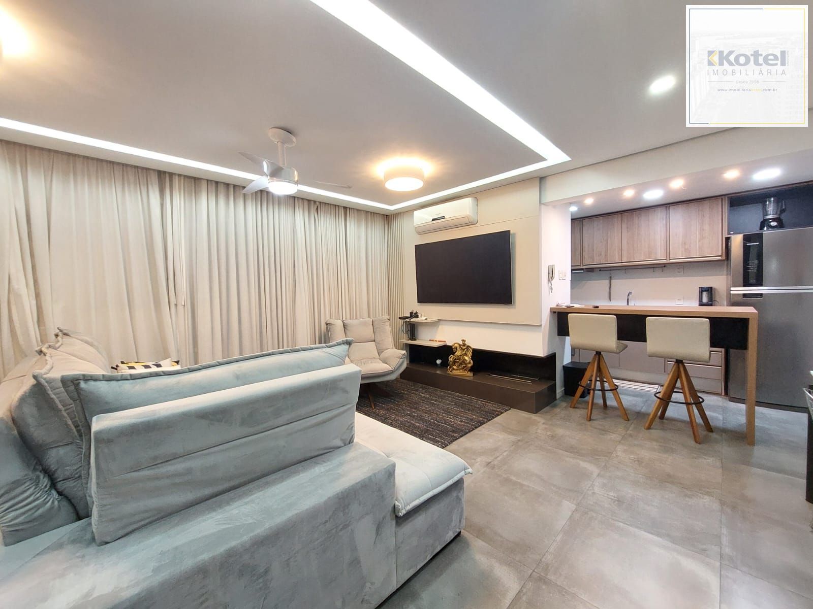 APARTAMENTO  MOBILIADO 3 dormitórios tranformado em 2 com 1 suite em 75m2, 1 vaga no bairro Jardim Carvalho.