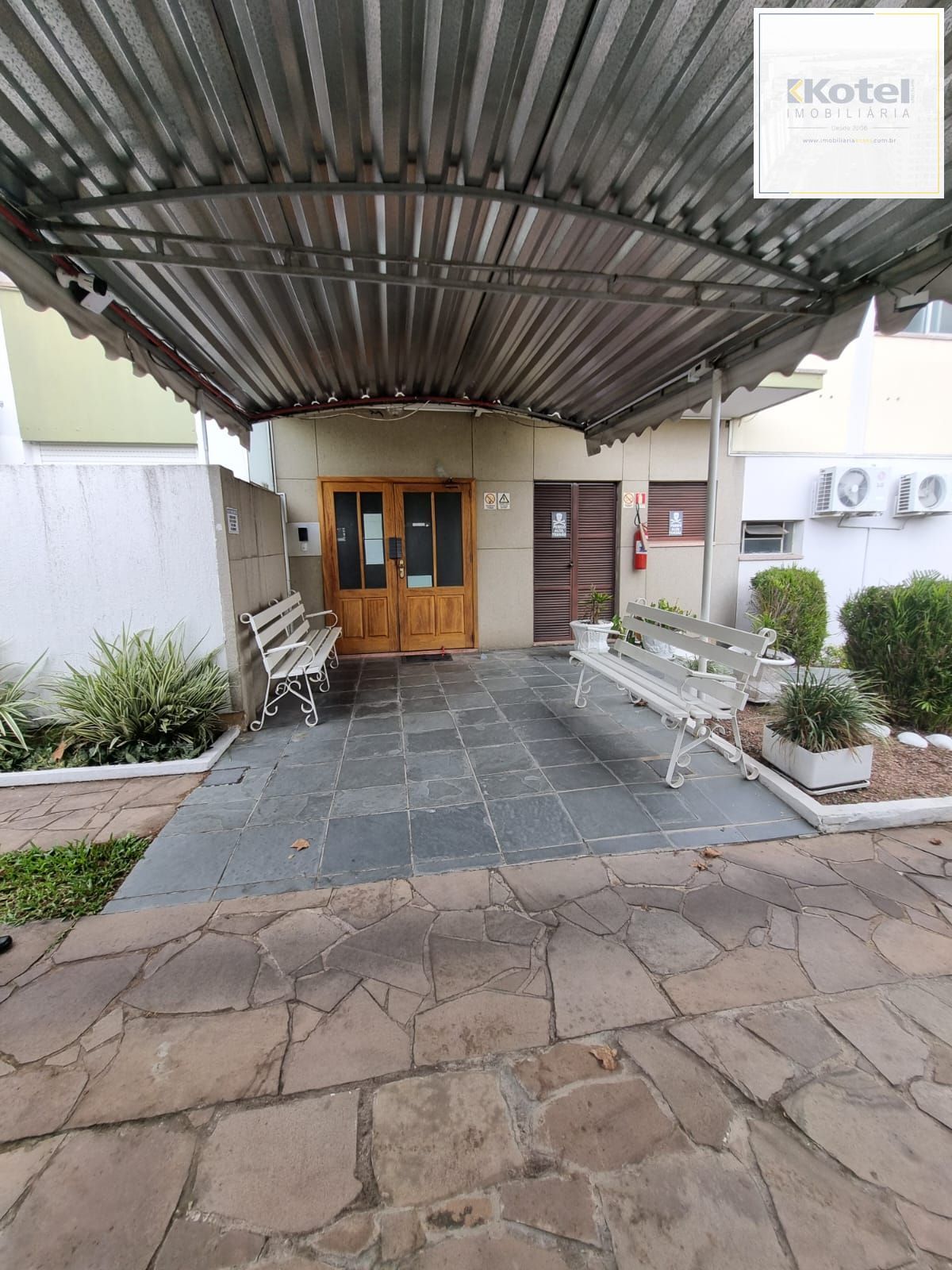 APARTAMENTO 2 DORMITÓRIOS – ÓTIMO ESTADO | LOCALIZAÇÃO PRIVILEGIADA — foto 3