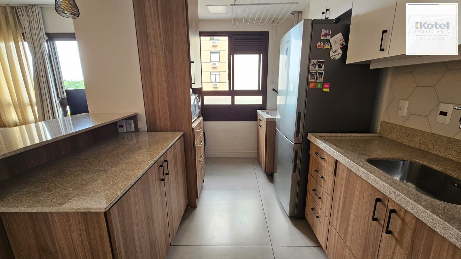 Apartamento de 2 dormitórios 2 suítes , vaga dupla coberta escriturada ! — foto 3