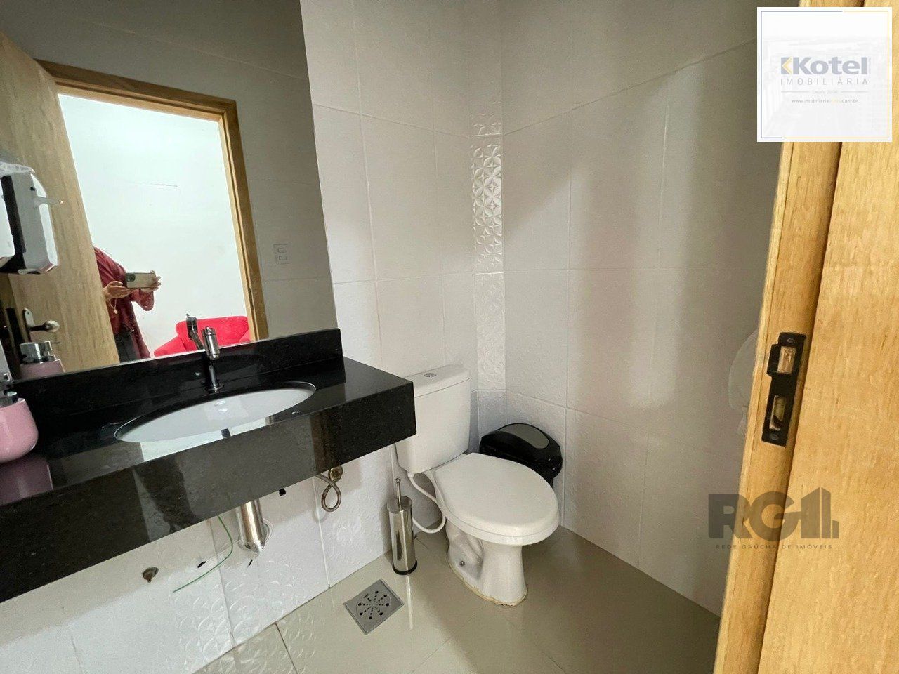 Prédio comercial 225m², com 5 lojas individuais, pé direito alto Vila Conceição.
