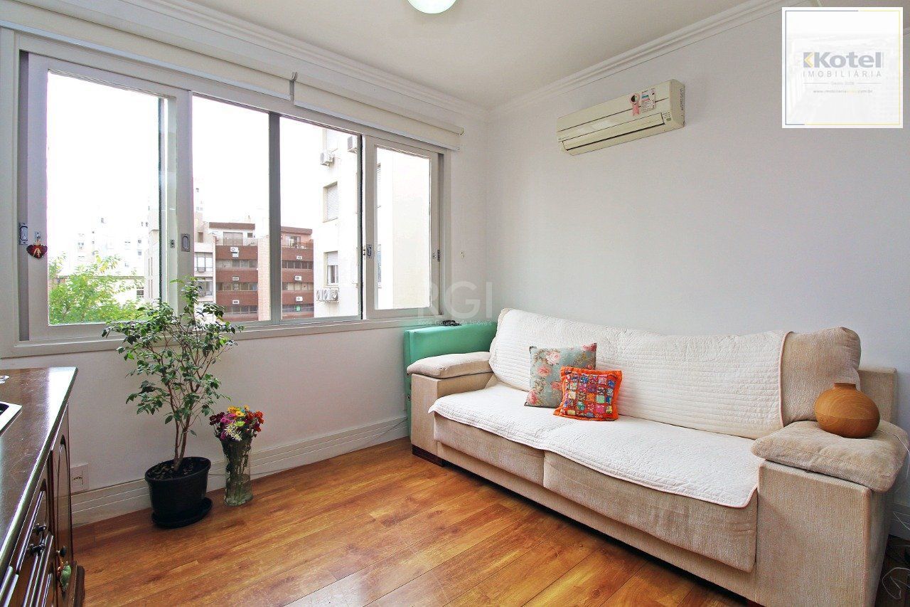 Apartamento 2 dormitórios, no bairro Floresta, Porto Alegre/RS — foto 2