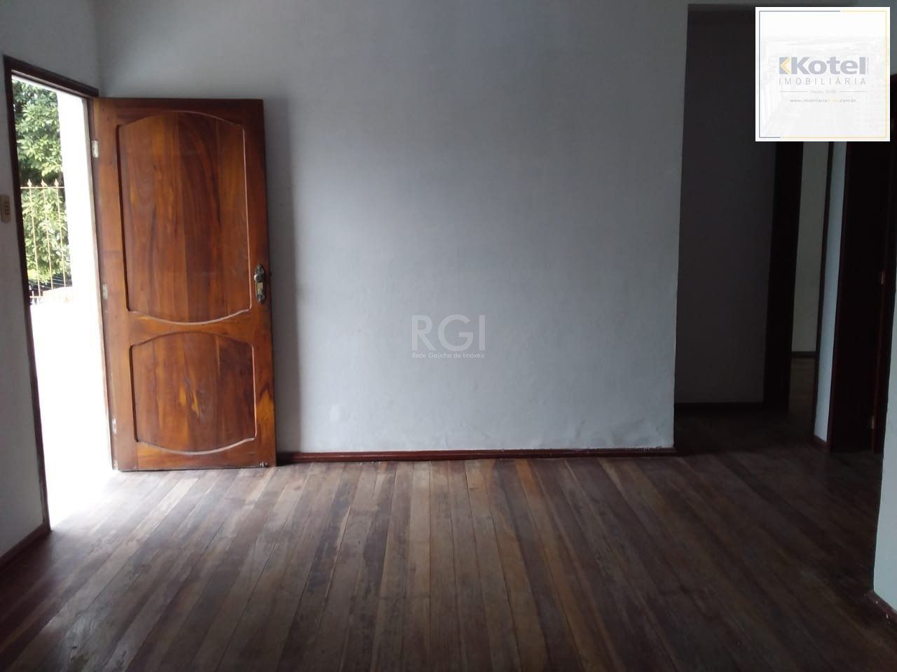 Casa  3 dormitórios, sendo 1 suites, 2 vagas - Medianeira, Porto Alegre/RS — foto 2