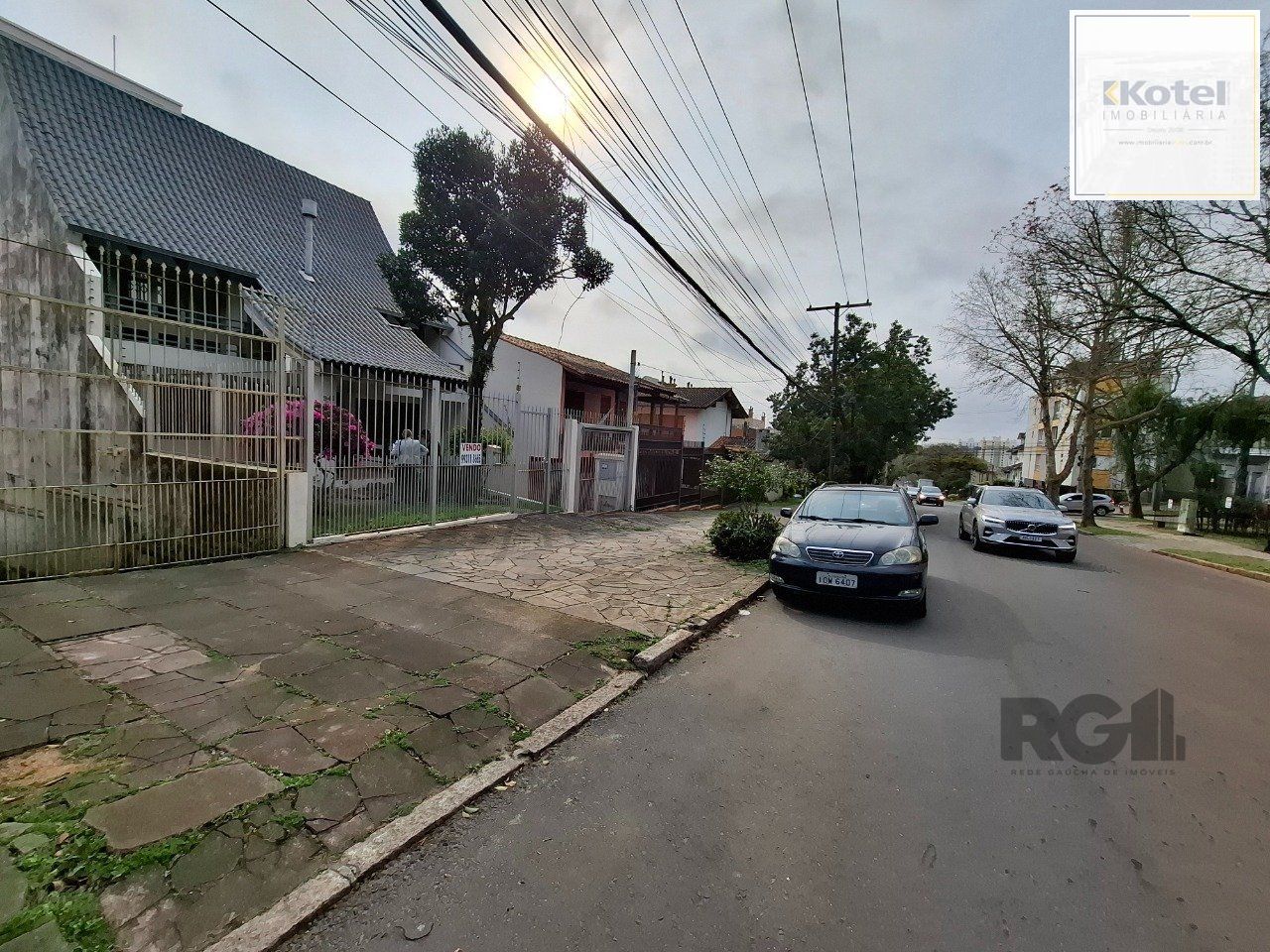 Casa com 537,00 m² com 04 dormitórios no Bairro Tristeza