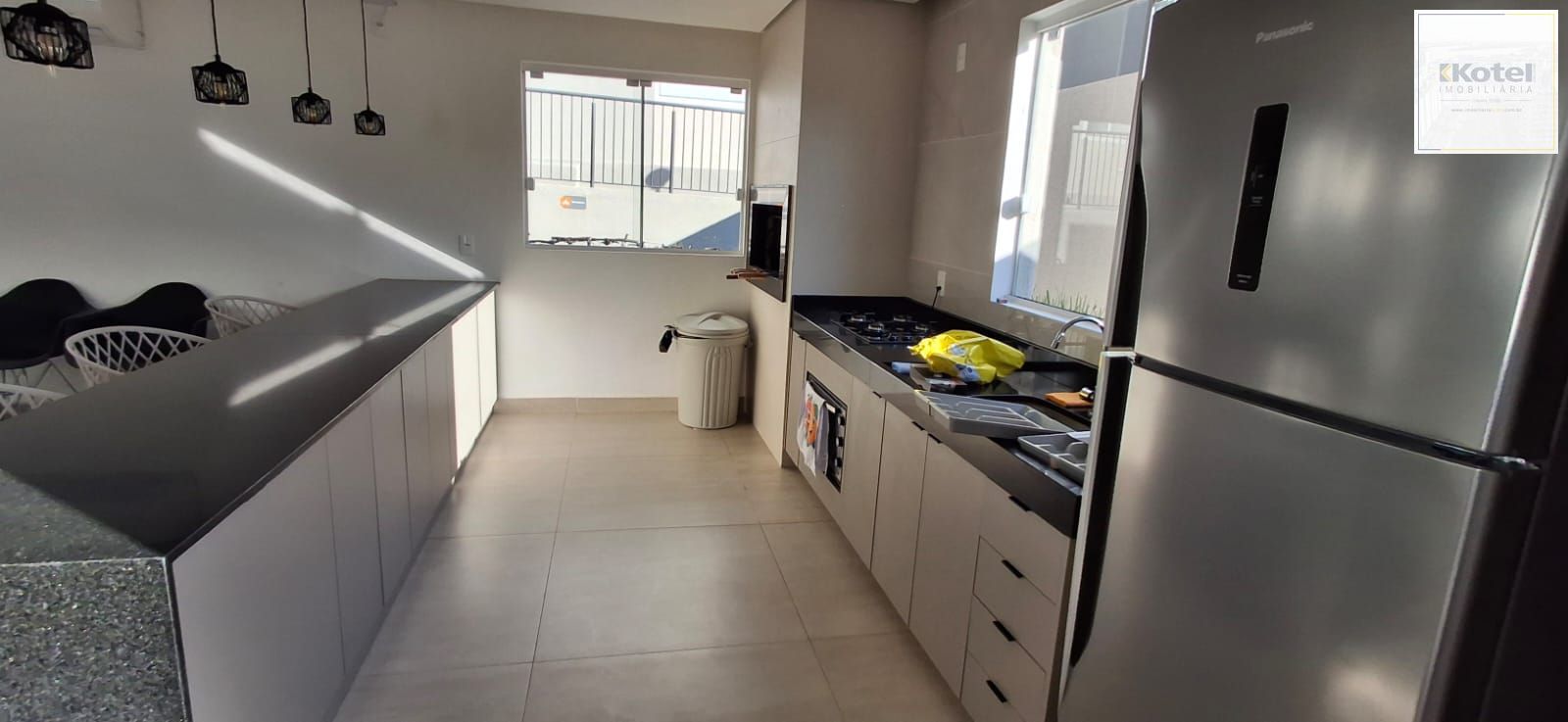 Apartamento nunca habitado , de 2 dormitórios , suíte , sacada com churrasqueira , 1 vaga de garagem descoberta !