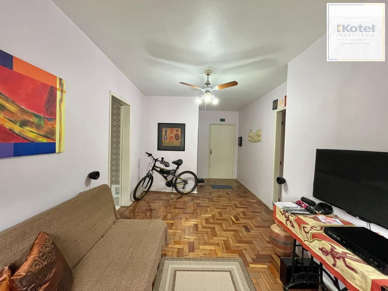 Apartamento a venda no bairro Cristal composto de dois dormitórios — foto 2