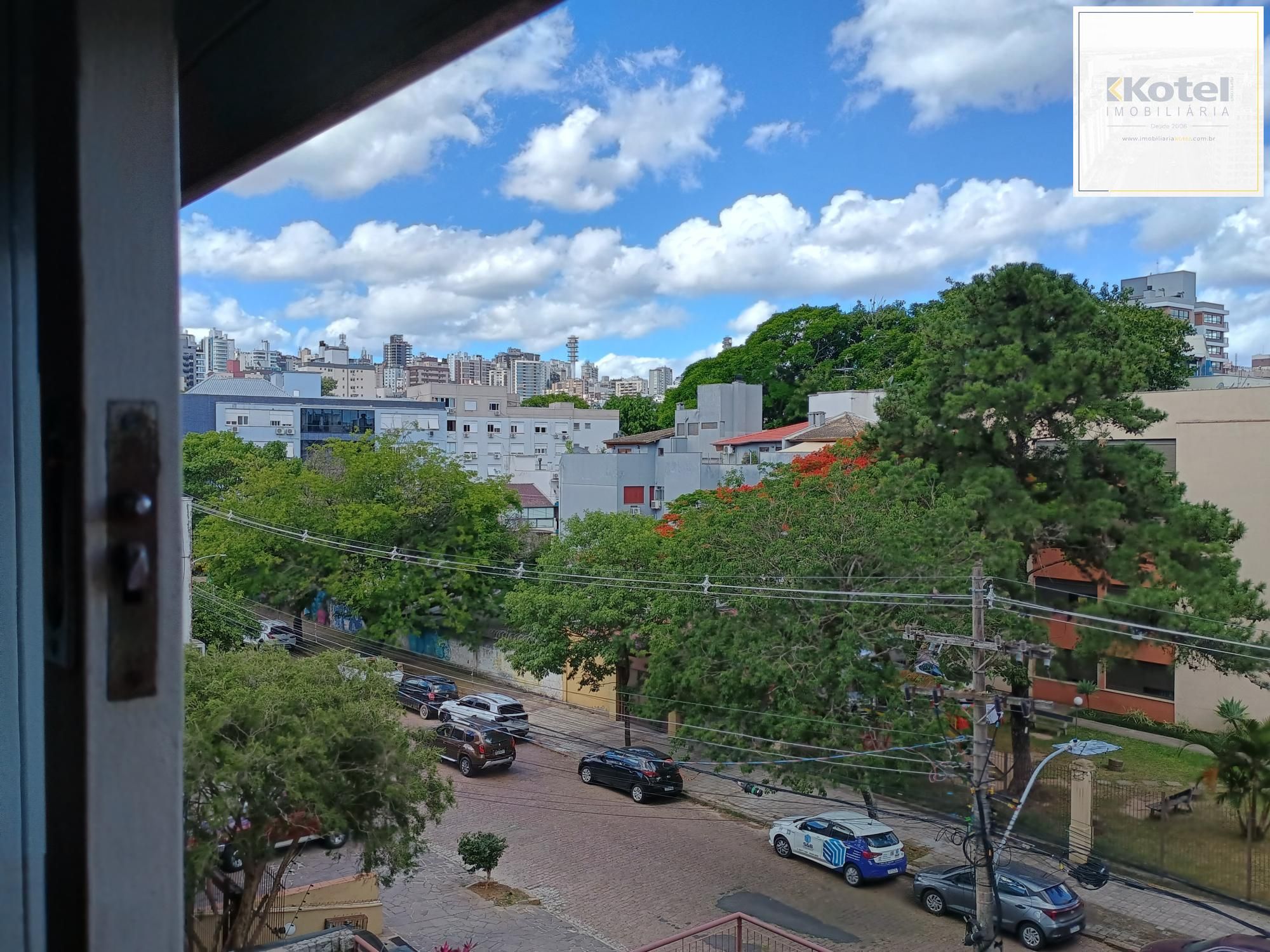 Apartamento com 03 quartos e 01 vaga à Venda no Bairro Rio Branco, Porto Alegre