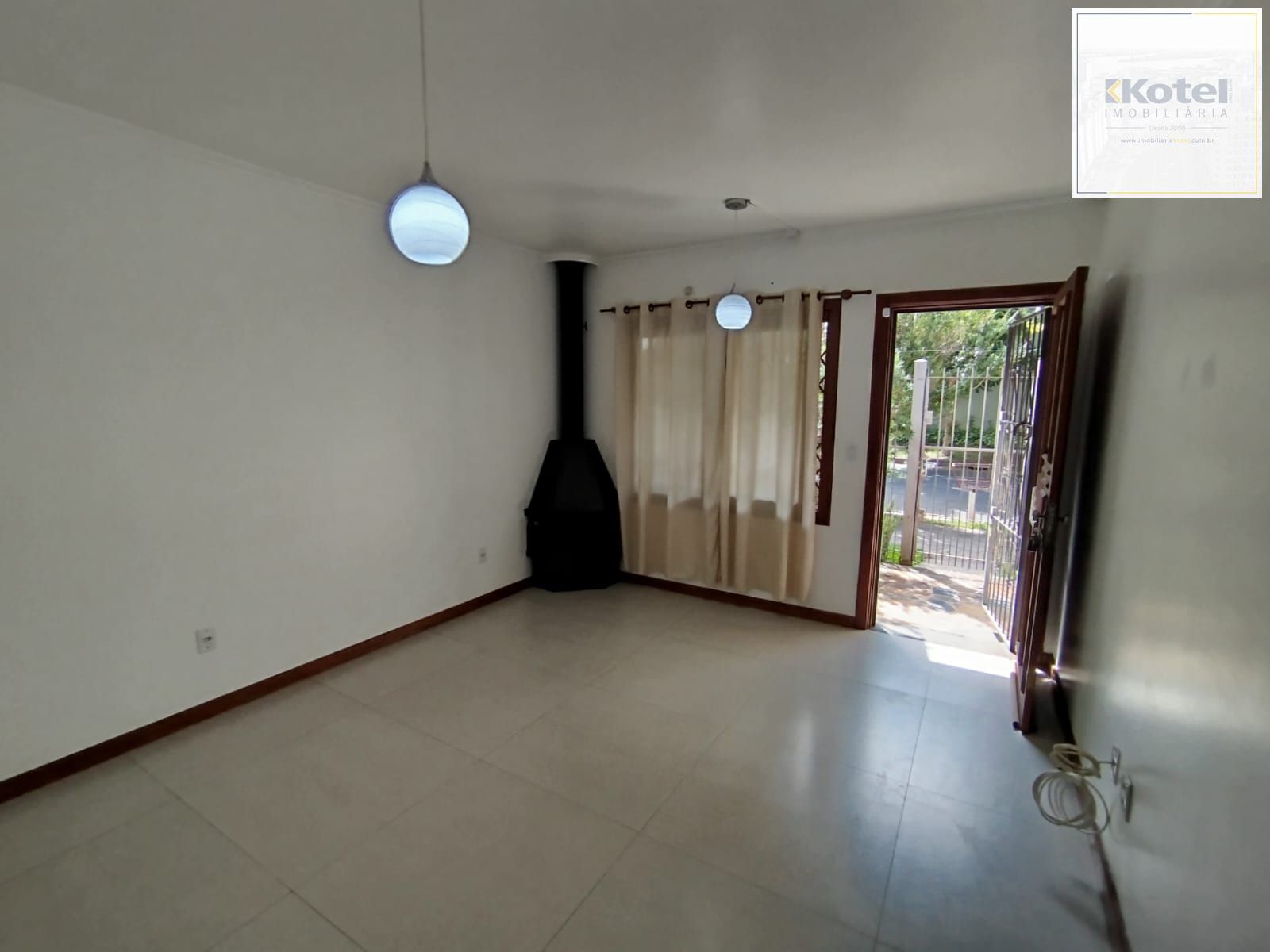 Casa com 03 quartos e 01 vaga no Bairro Cristal — foto 2