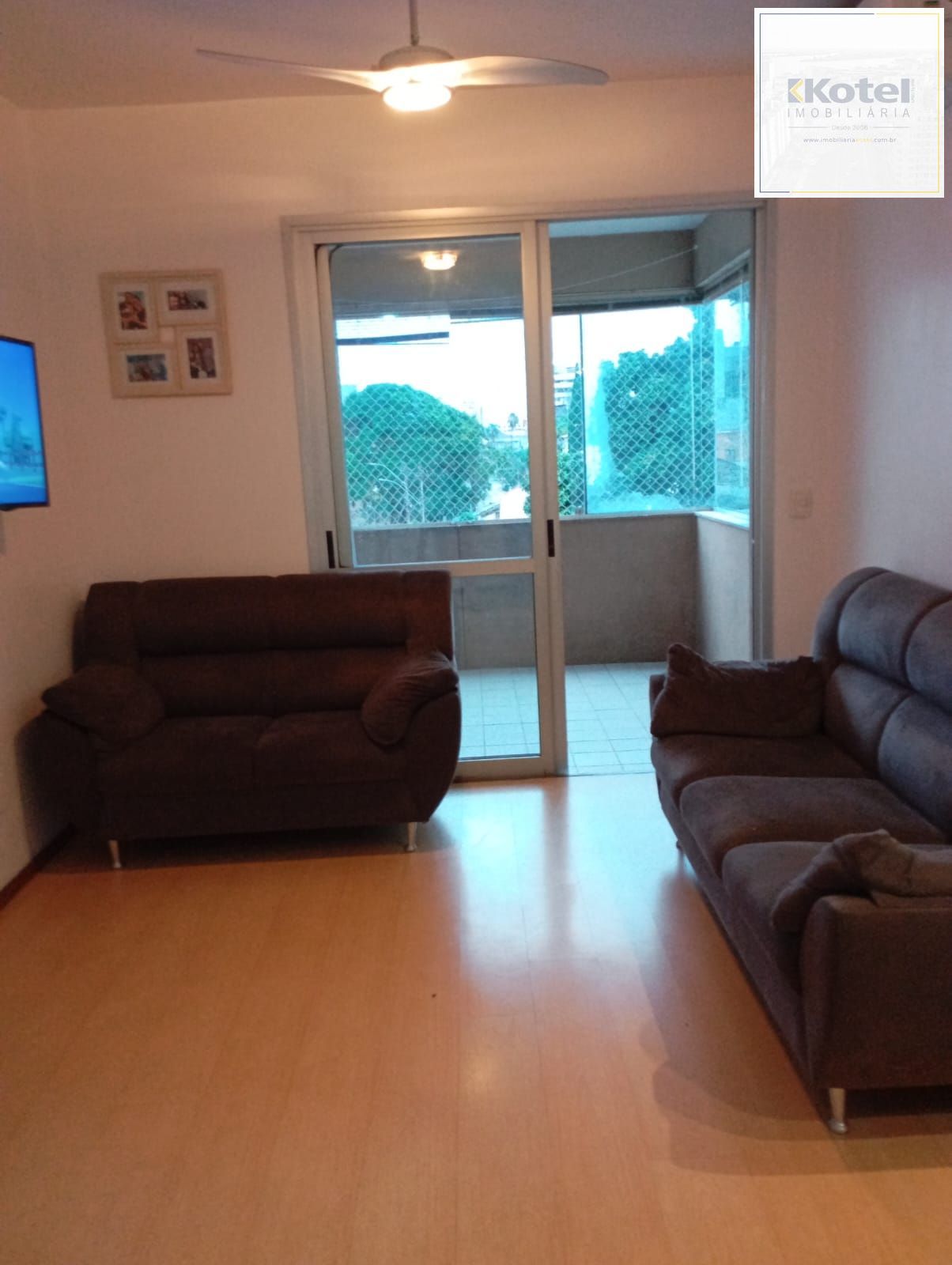 Apartamento com 02 quartos e 01 vaga coberta no Bairro Menino Deus, Porto Alegre — foto 2
