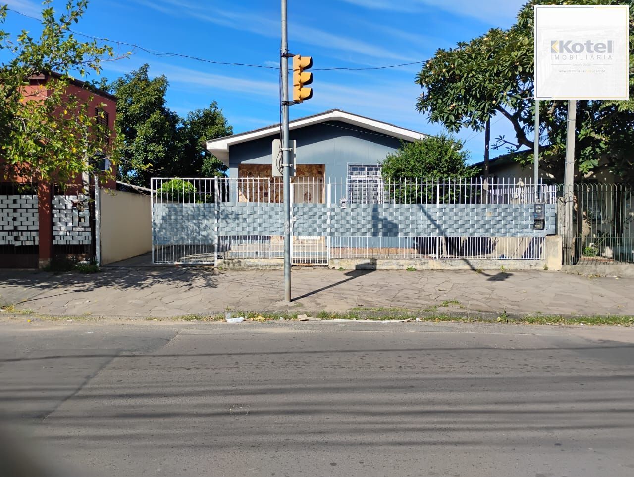 Casa térrea 3 dormitórios, 2 vagas cobertas as demais descobertas bairro cristal — foto 2