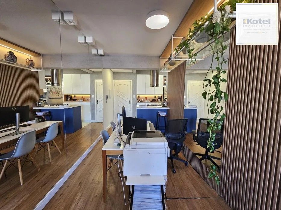 Apartamento de 02 quartos  semimobiliado no Bairro Petropólis