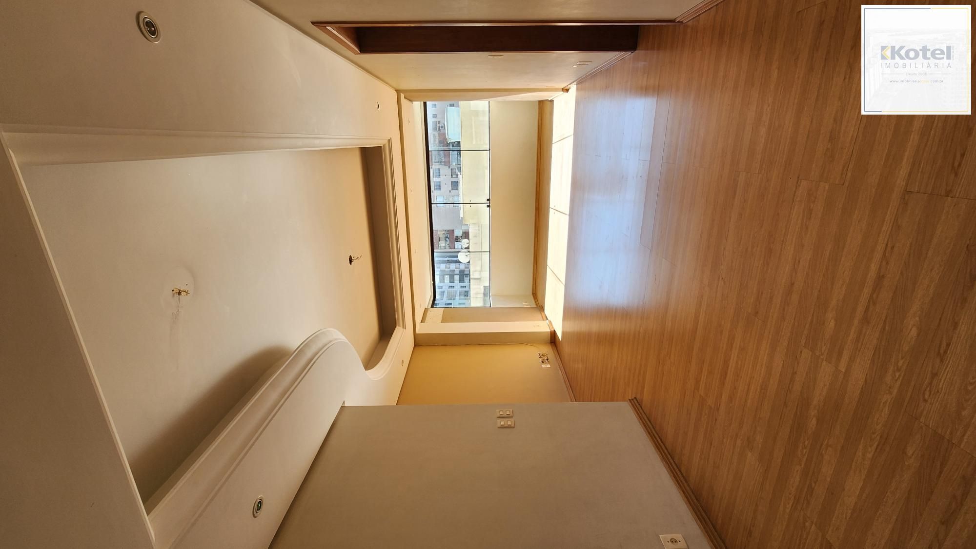 Apartamento de 103m² com 3 dormitórios, 1 suíte e 2 Vagas no Bairro Petrópolis — foto 2