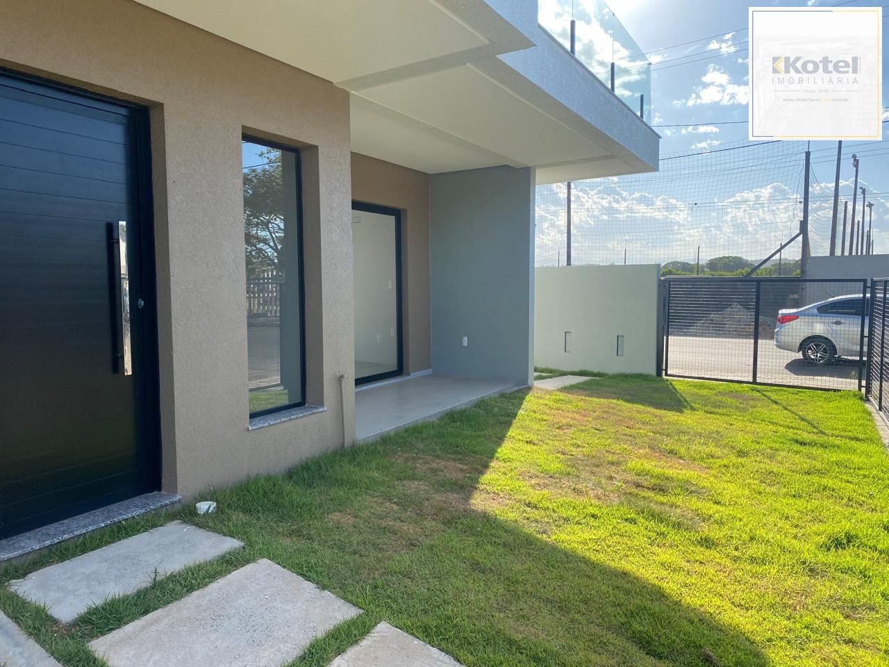 Casa com 03 quartos, sendo 01 suíte na Praia da Cal