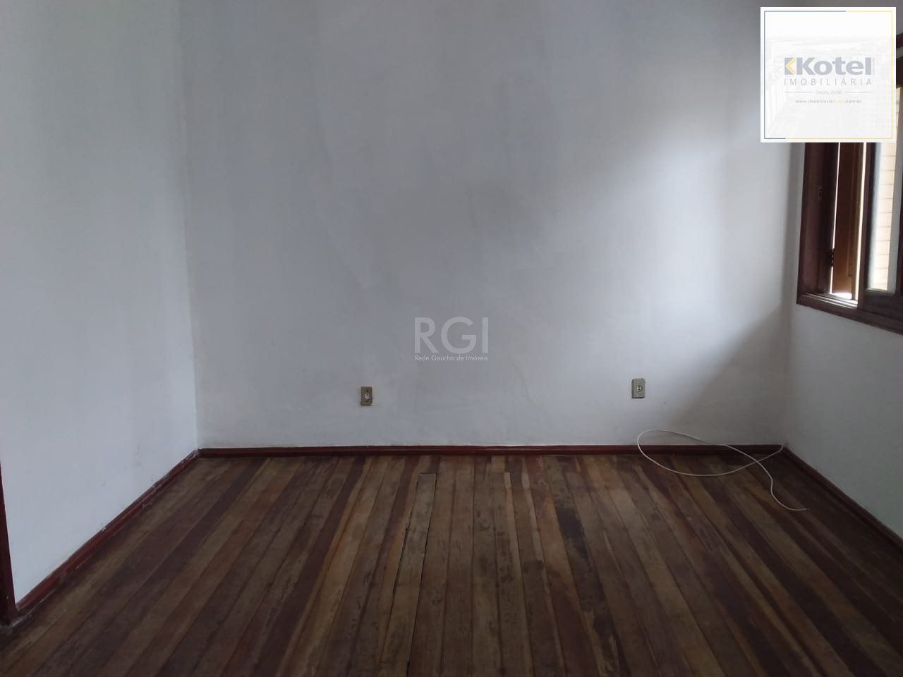 Casa  3 dormitórios, sendo 1 suites, 2 vagas - Medianeira, Porto Alegre/RS — foto 5