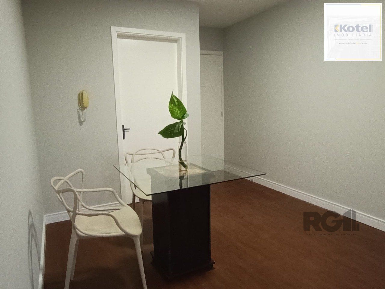 Apartamento para Venda  2 dormitórios, 1 vaga - Jardim do Salso — foto 4