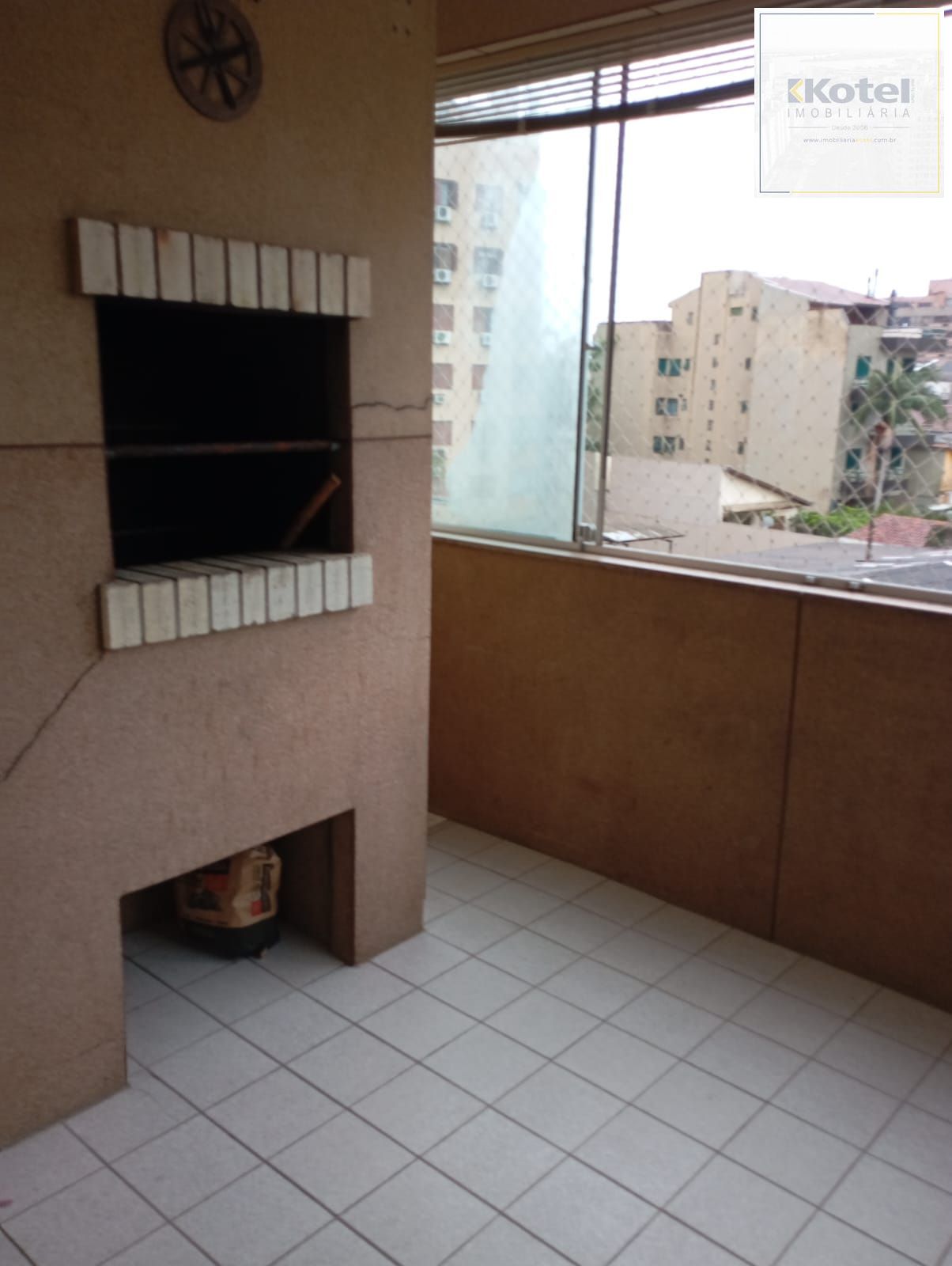 Apartamento com 02 quartos e 01 vaga coberta no Bairro Menino Deus, Porto Alegre — foto 5