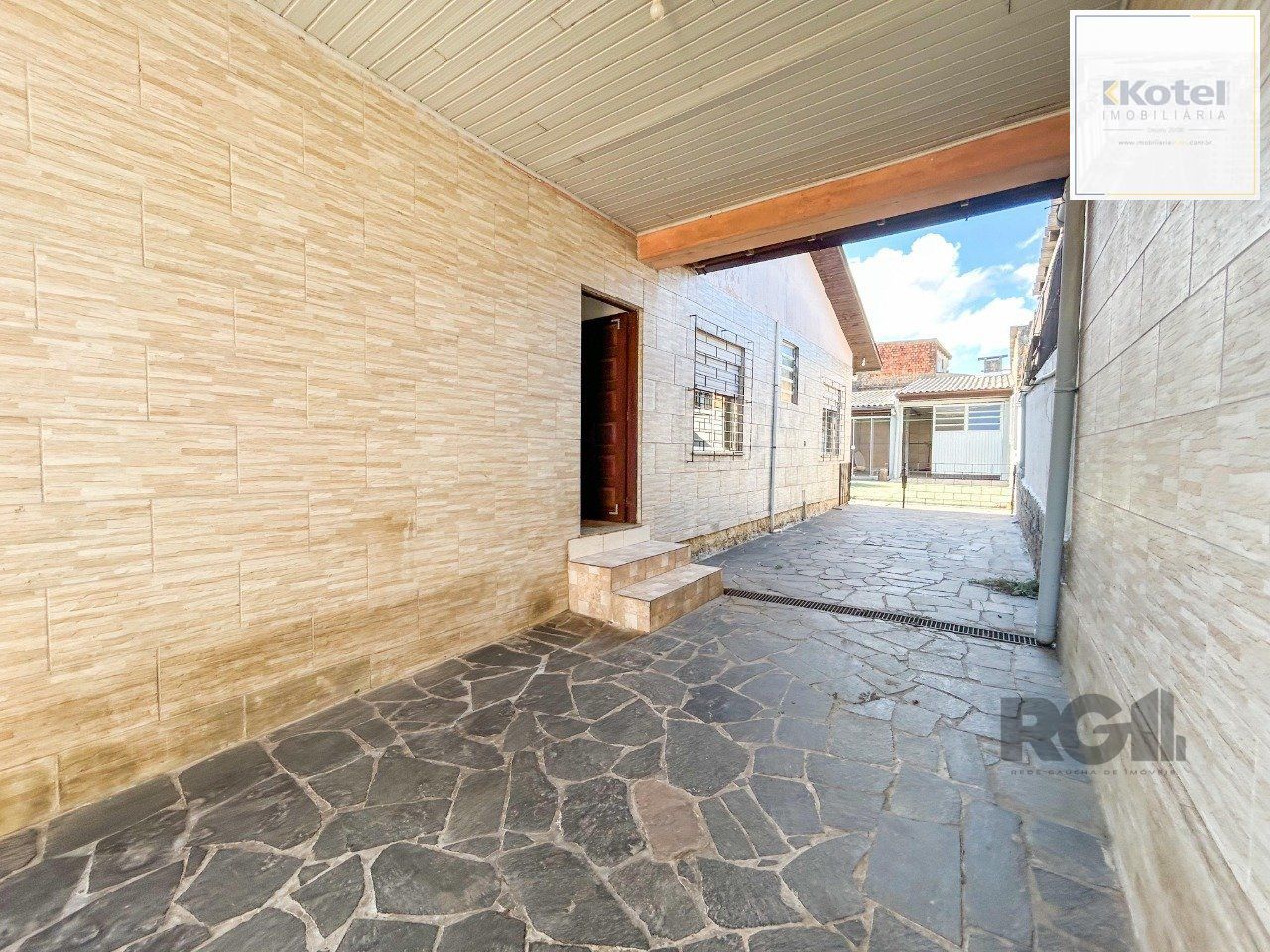 Casa 03 quartos, peças amplas,  03 dormitórios,  salão de festas -3 vagas - Cavalhada — foto 3