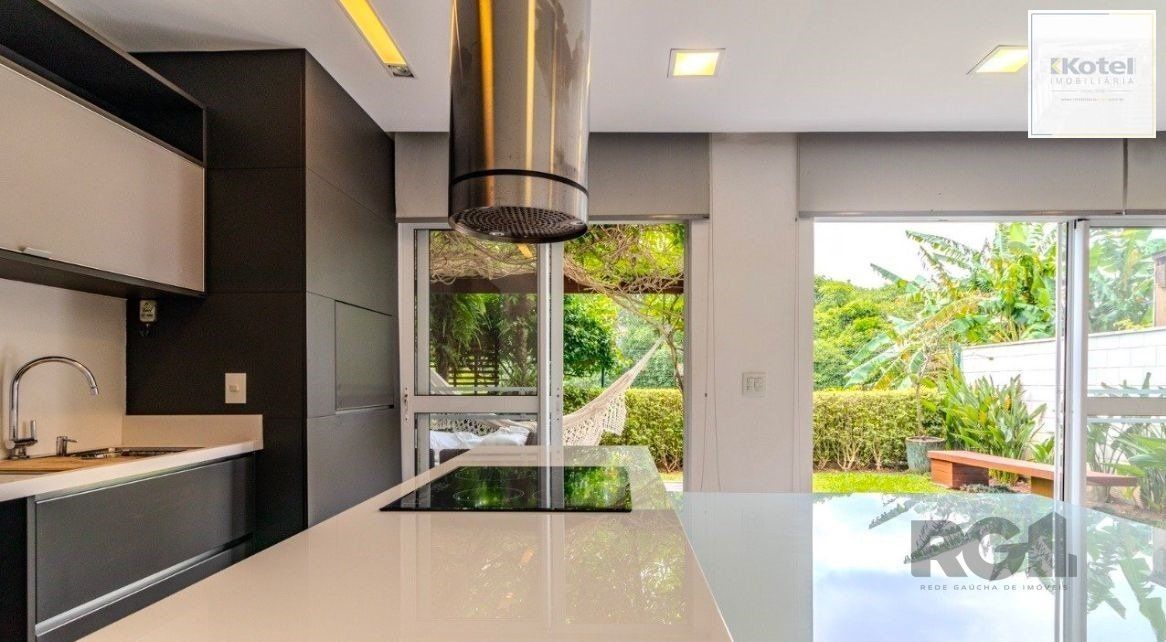 Casa em Condomínio com 04 Quartos - 4 vagas, 200,36 m² de área privativa - LOMBA DO PINHEIRO — foto 4