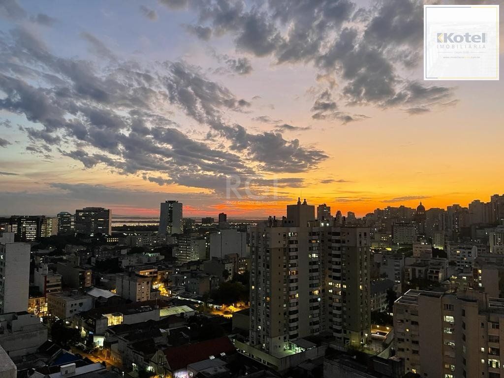 Apartamento para Venda - 64.67m², 2 dormitórios, sendo 1 suites, 1 vaga - Cidade Baixa, Porto Alegre — foto 2