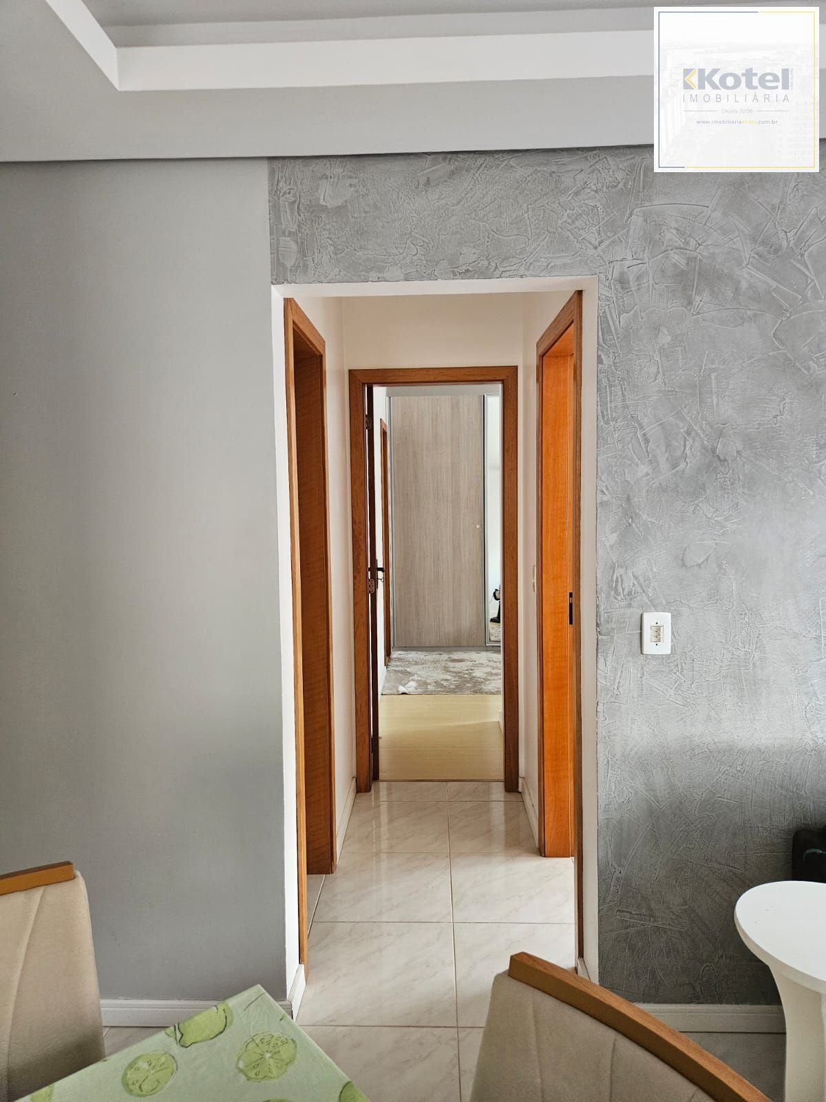 Apartamento com 02 quartos, 02 banheiros e  01 vaga no Bairro Vila Ipiranga — foto 5