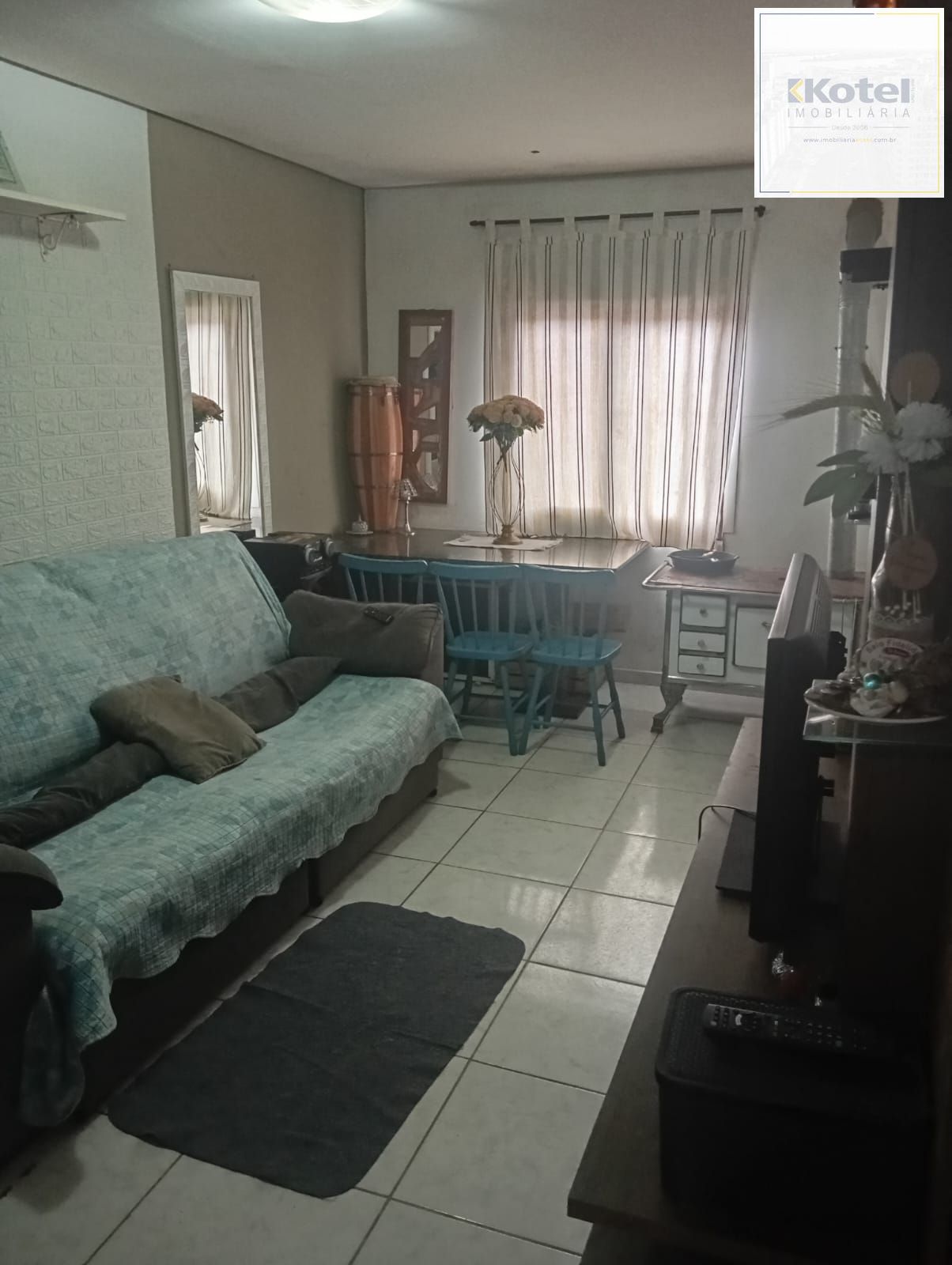Casa 2 dormitórios com vaga de garagem, bairro Ponta Grossa, Porto Alegre
