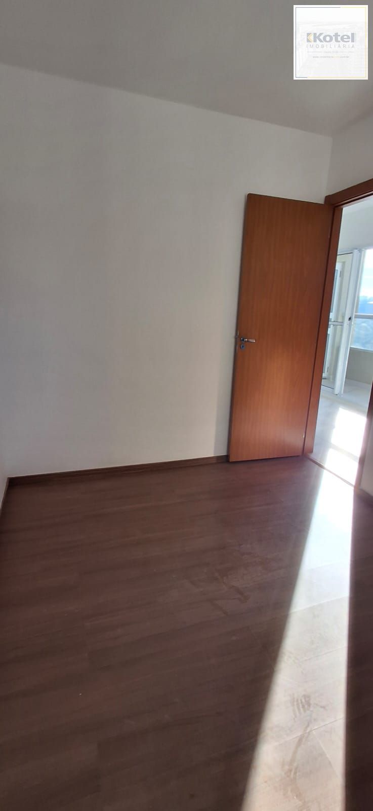 Apartamento nunca habitado , de 2 dormitórios , suíte , sacada com churrasqueira , 1 vaga de garagem descoberta !