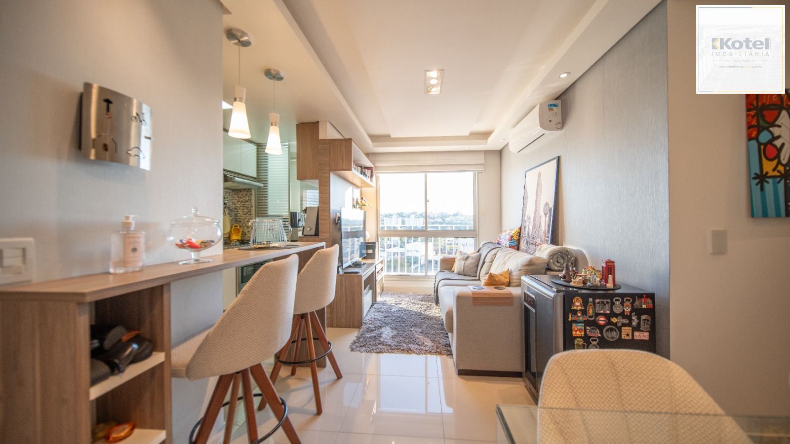 Apartamento 2 dormitórios com suíte, vaga coberta, bairro Glória, Porto Alegre