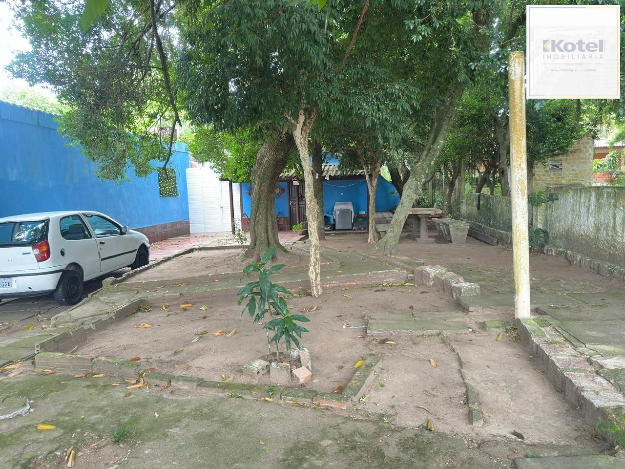 Casa arejada a venda de 2 dormitórios no querido bairro Belém Novo