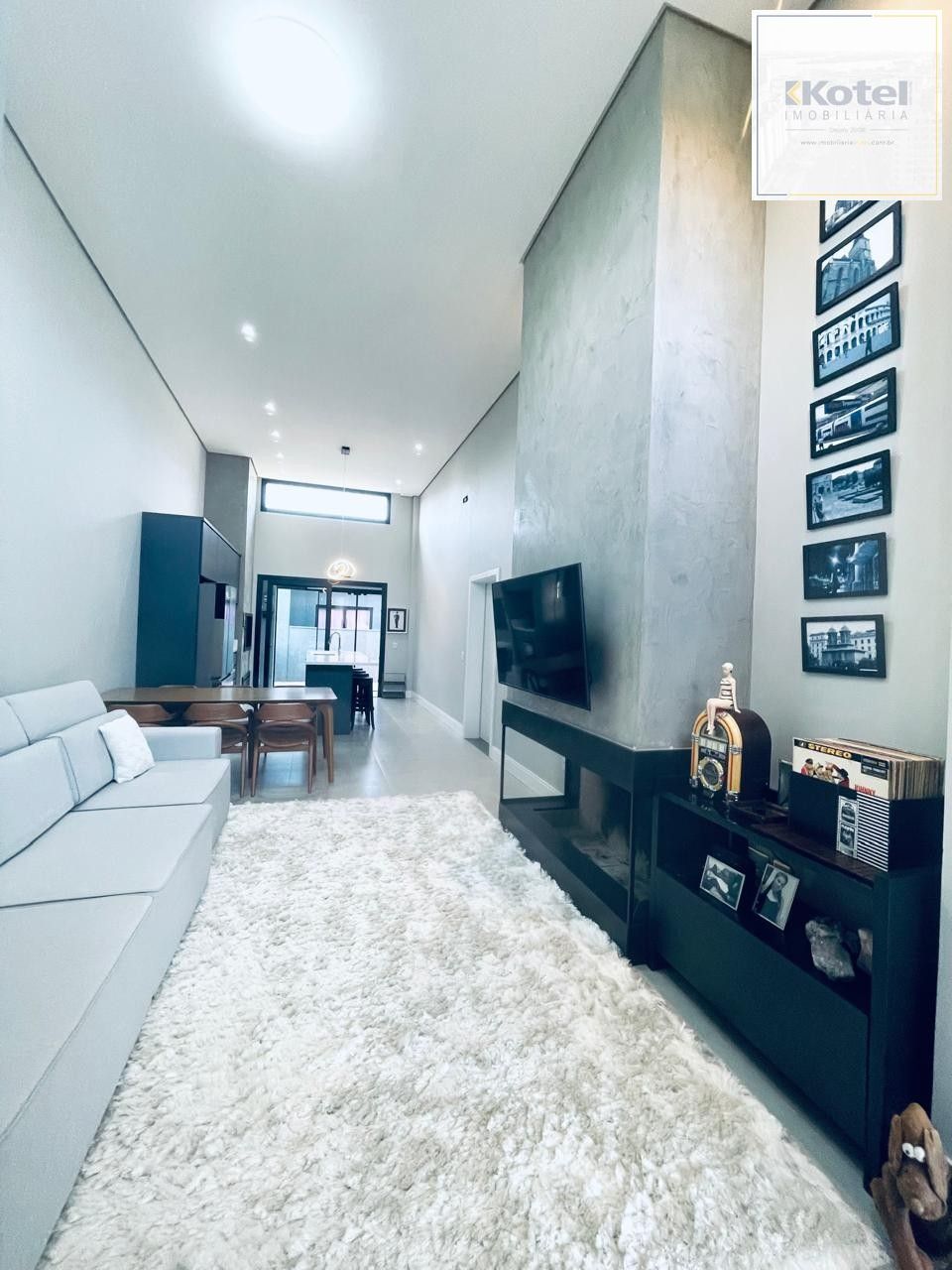 CASA EM CONDOMINIO TÉRREA,  3 SUÍTES 4 VAGAS DE GARAGEM, EM GRAVATAI RS