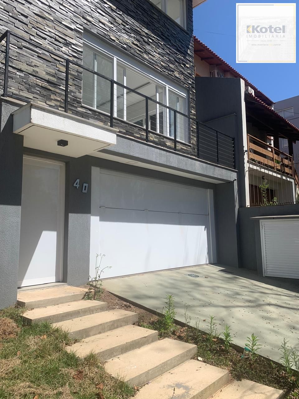 Casa com 3 dormitórios e suíte à Venda no Bairro Medianeira - Porto Alegre/RS — foto 2