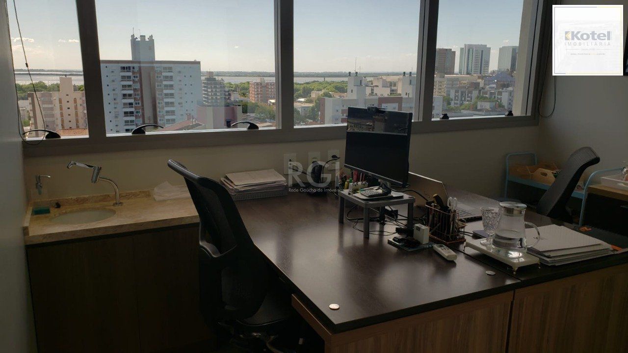 Sala comercial com vista para o Guaíba no Getúlio Vargas Prime Office.